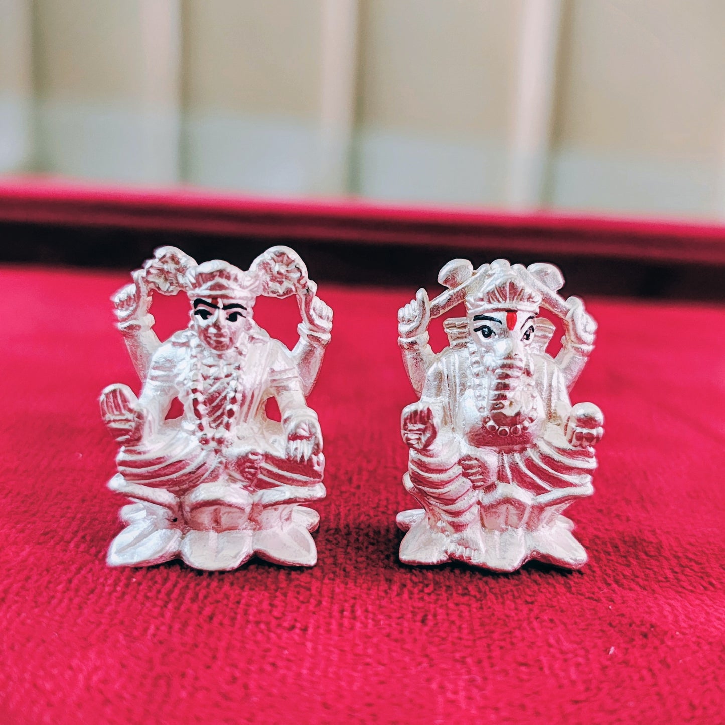 Hollow Pure Silver Lakshmi Ganesh with Elegant Frame – Divine Idol for Pooja & Decor